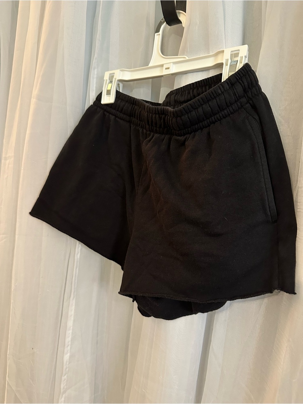 H&M Divided Women's Black Elastic-Waist, Casual sweat Shorts - Picture 2 of 6